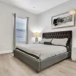 Elegant Urban Townhouse - Super Close To Disney!