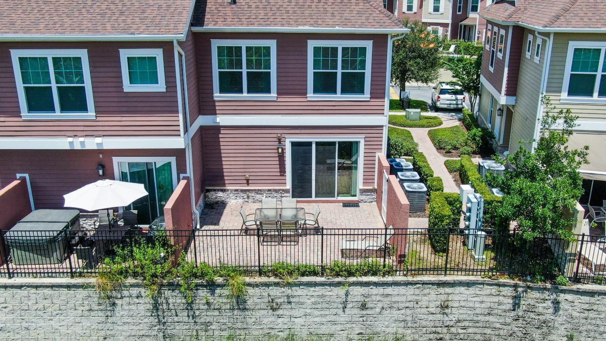 Elegant Urban Townhouse - Super Close To Disney! Holiday home